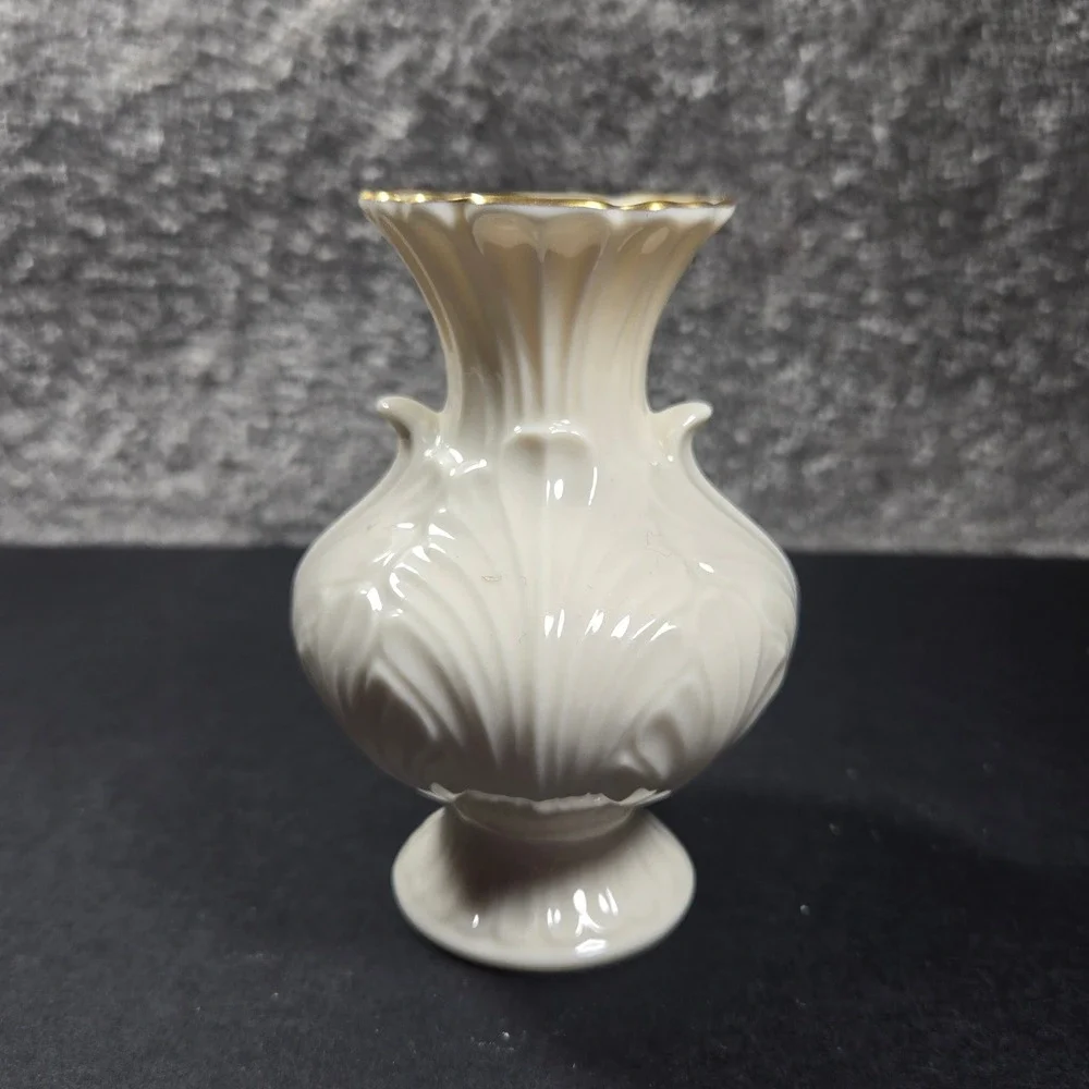 Lenox Elfin Bud Vase Small Ivory Leaf Cream with Gold Trim Porcelain Made in USA